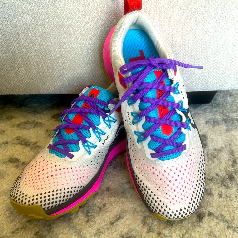 Nike Pegasus Trail 4 Women’s Running Shoe Size 7